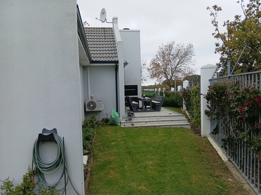 2 Bedroom Property for Sale in Zevenwacht Retirement Village Western Cape